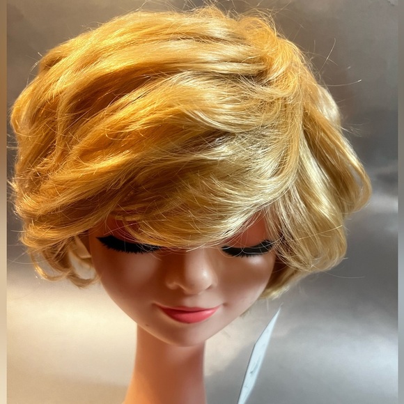 Blonde curly layered Wig 27/613 Full Cap Synthetic Wig - Picture 2 of 13